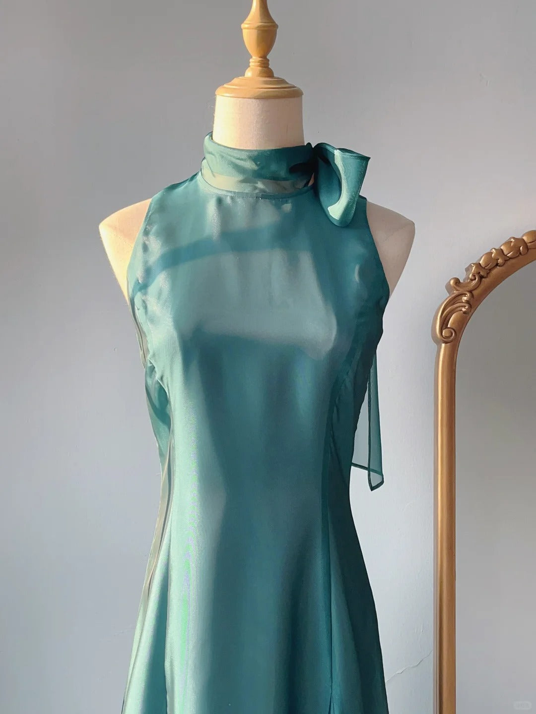 Modest A Line Halter Sleeveless Mid Length Chiffon Spring Summer Event Outfits Wedding Guest Dresses RB3243