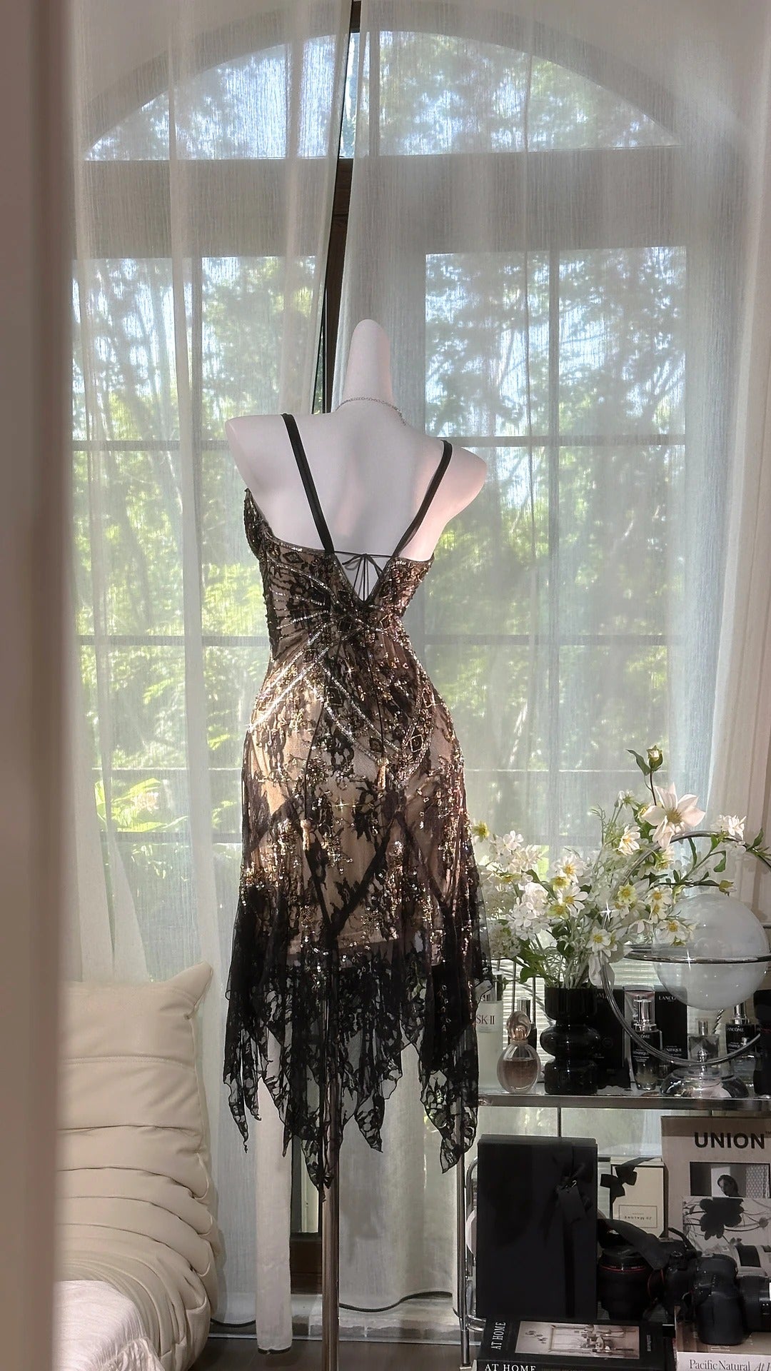 Mignonne Robe de Sirène Bretelles Fines en Dentelle Noire Longueur Genou Robe de 16ème Anniversaire Tenues de Rentrée N3572