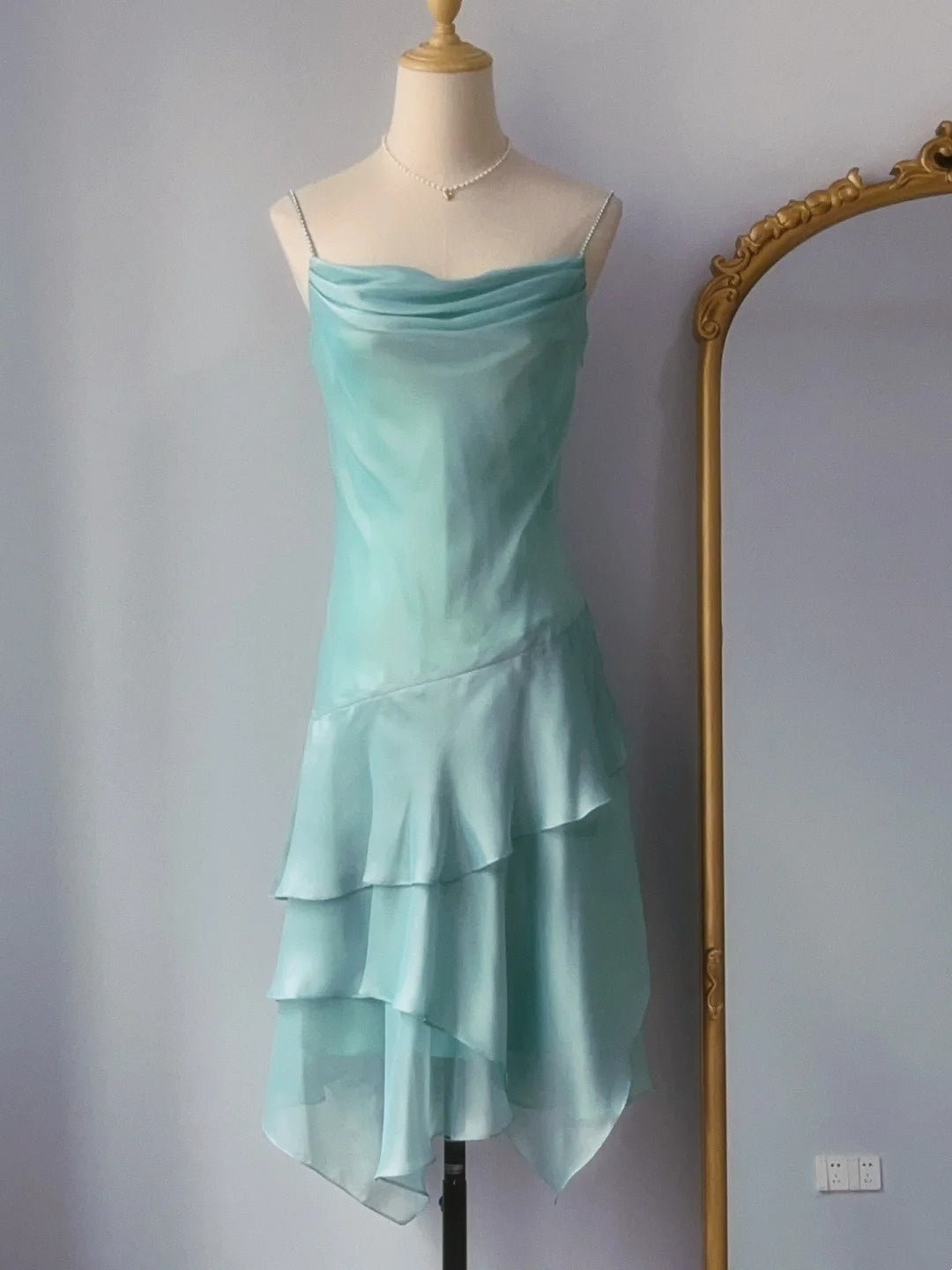 Robe fourreau vintage à fines bretelles Inspo Anniversaire 18 ans 3ème et Terminale Tenues de soirée Robes de bal RB3221