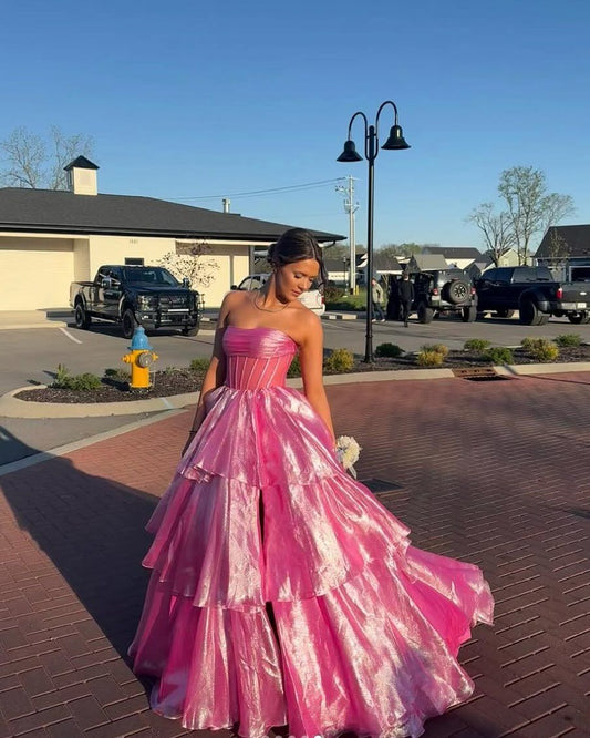 Robe de bal princesse bustier rose fuchsia à volants et fente AB152