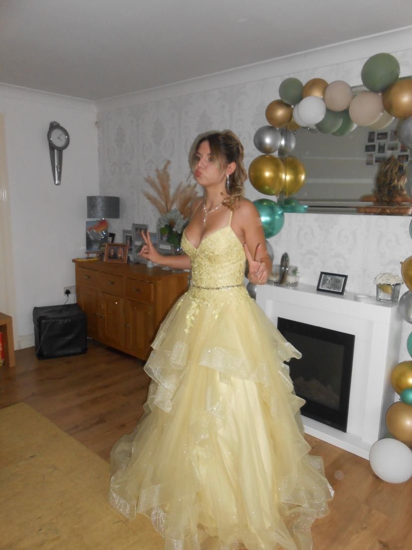 Elegant Ball Gown Spaghetti Straps Yellow Lace Long Tulle Prom Dresses Vestidos De Dia AB584