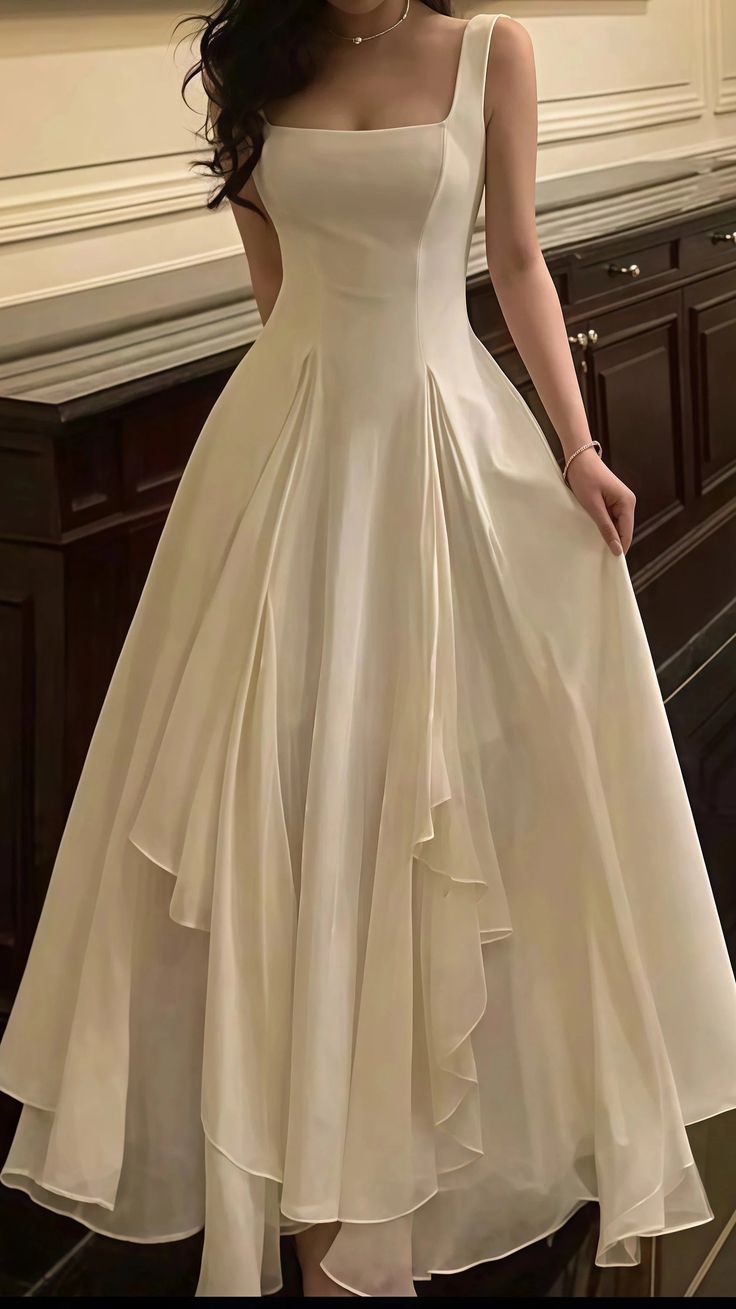Robe de soirée/bal en mousseline ivoire vintage et classique N2164