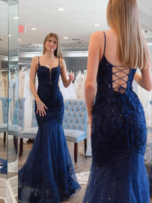 Robe de bal trompette/sirène à fines bretelles et traîne en dentelle avec tulle, modèle AB655