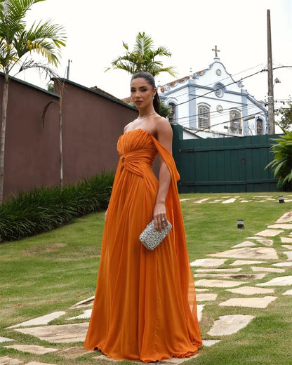 Robes de bal orange personnalisées à épaules dénudées et châle, robes de soirée drapées sans bretelles AB421