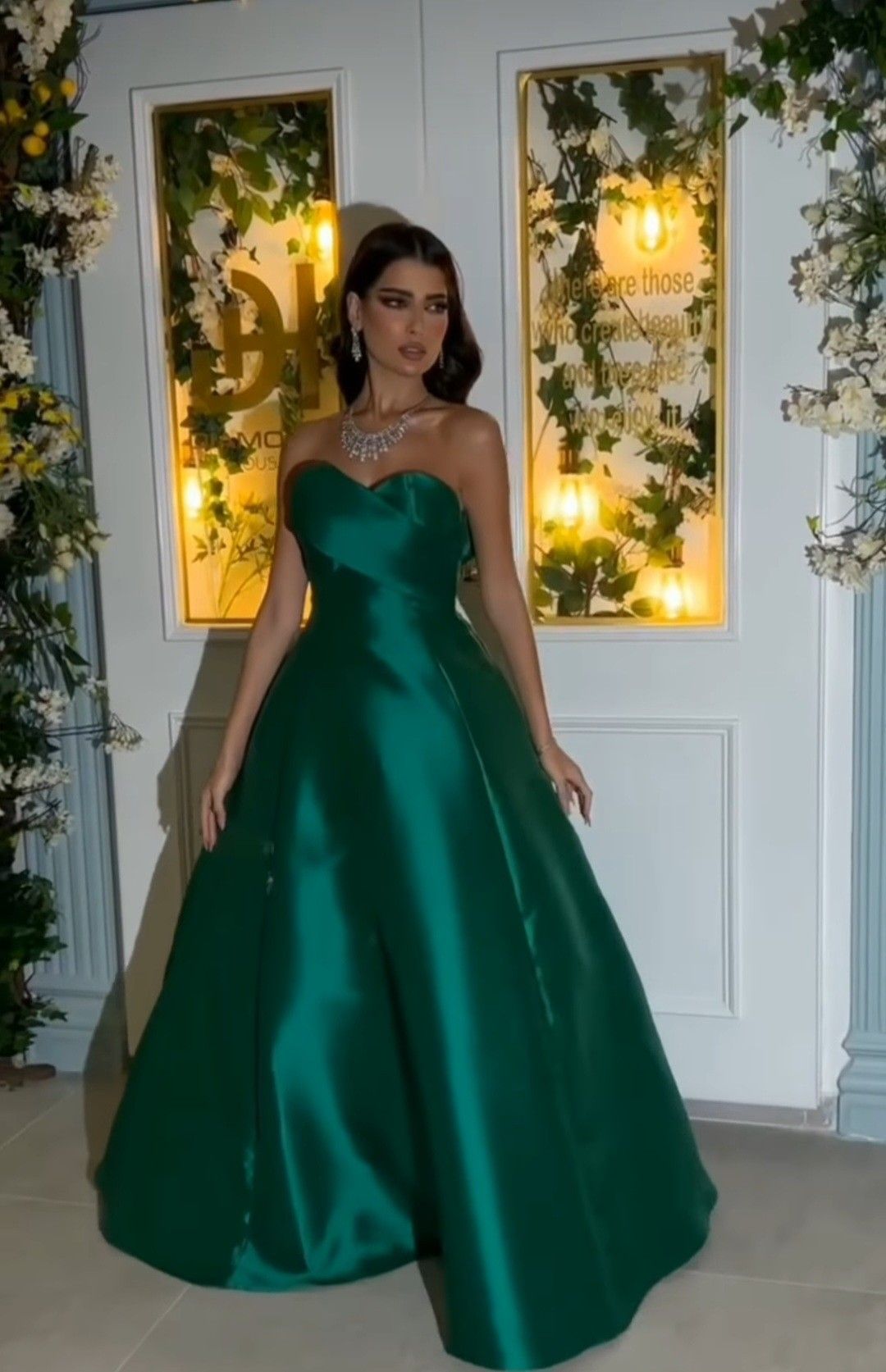 Robe de bal intemporelle bustier cœur en satin vert foncé, robe de soirée longue pour femme AB183