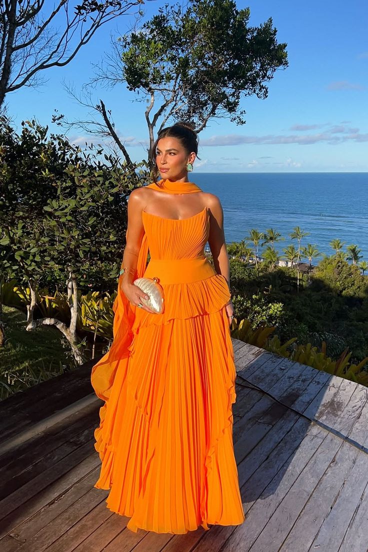 Bezauberndes orangefarbenes, trägerloses, ärmelloses Chiffon-Abendkleid in A-Linie mit Reißverschlussfalten AB996