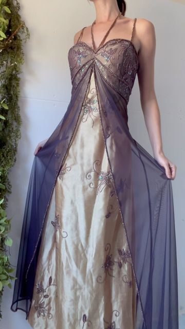 Prinzessin Abschlussballkleider A-Linie Spaghettiträger 90er ärmelloses Traube Abendkleid RB3003