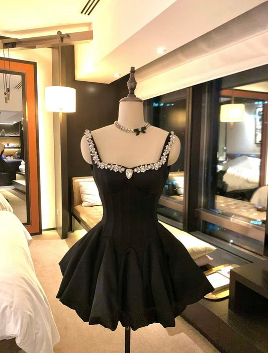 Ästhetisches Ballkleid mit eckigem Ausschnitt, kleines schwarzes Kleid, Ideen für das Outfit zum 18. Geburtstag, kurze Hoco-Kleider, Abschlussballkleider RB3154