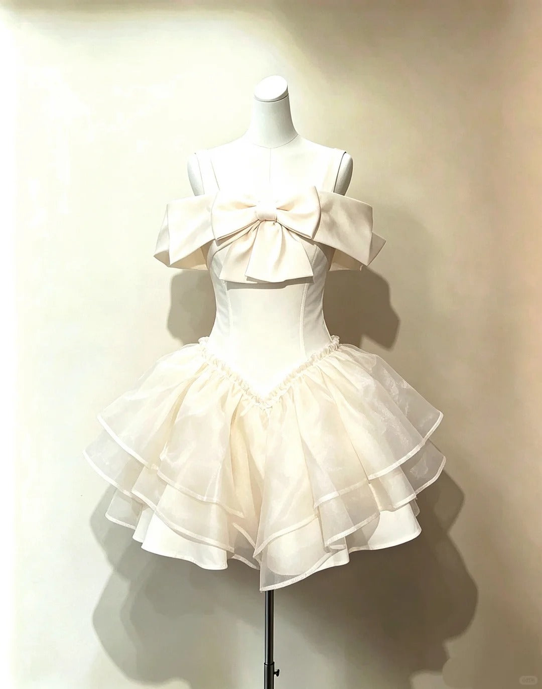 Cute Ball Gown Off The Shoulder Ivory Short Cocktail Dress Homecoming Dresses Ideas Hoco Outfits RB4776