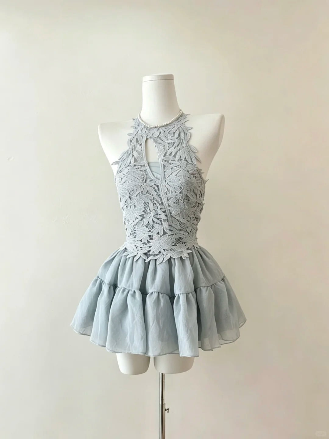 Robes de soirée courtes intemporelles de bal licou gris courte robe de bal de promo mini robe de Hoco RB4703