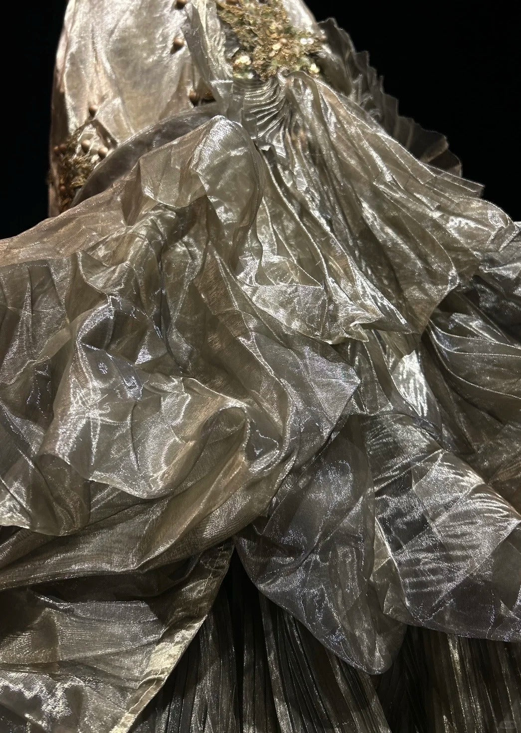 Robes de bal gothiques glamour Robes de soirée sirène sans bretelles en organza vert sans manches avec volants Robe de soirée semi-formelle N3795