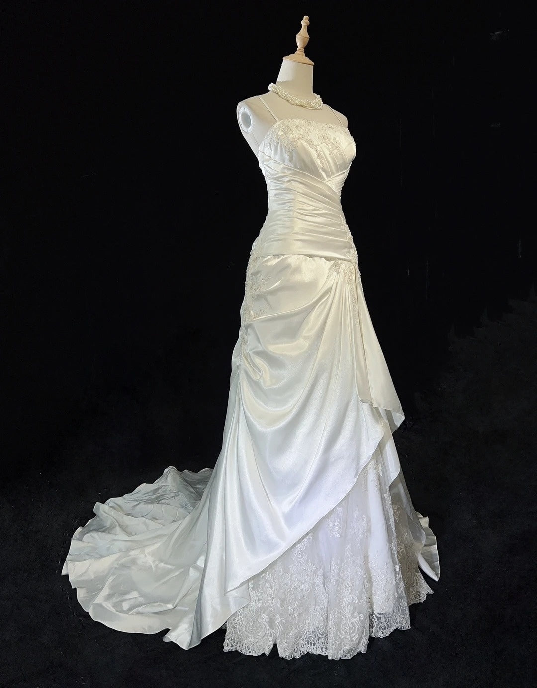 Robes de mariée uniques sirène, fines bretelles, ivoire avec appliques volantées, longue robe de mariée N3631