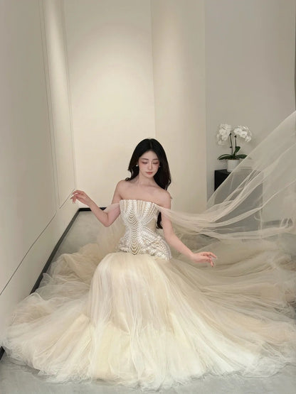 Luxuriöses Meerjungfrauen-Brautkleid mit schulterfreiem Ausschnitt und Cape, langes Brautkleid für Bräute, figurbetontes Brautkleid AB2472