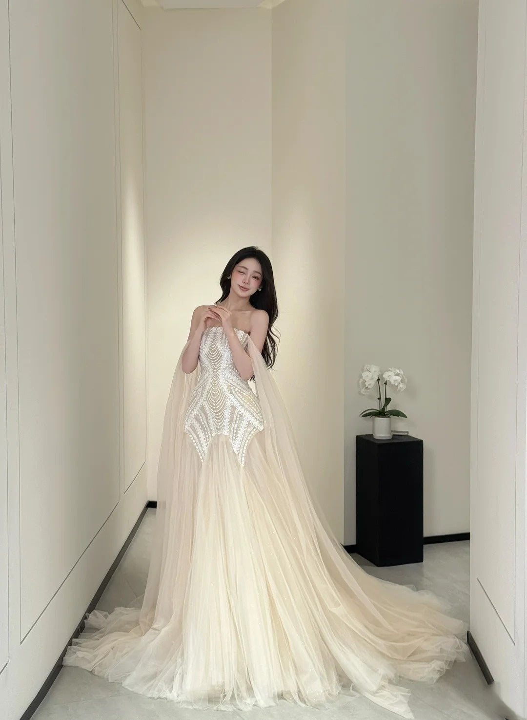 Luxuriöses Meerjungfrauen-Brautkleid mit schulterfreiem Ausschnitt und Cape, langes Brautkleid für Bräute, figurbetontes Brautkleid AB2472