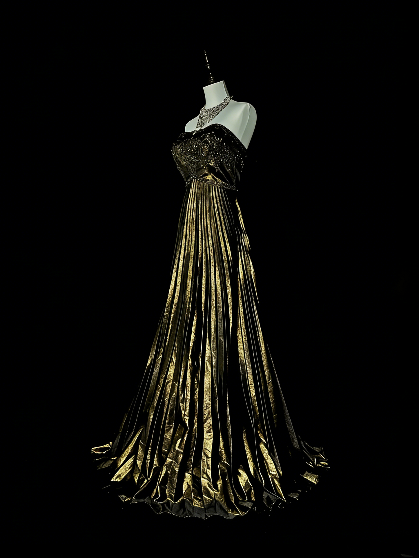 Vintage A Line Strapless Gold Black With Beaded Long Summer Prom Dresses Senior High Schools Formal Party Dress N1424