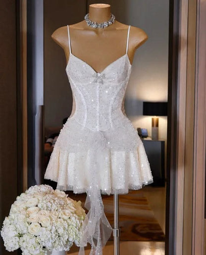 Weißes Spaghetti-Träger-Kleid zum 16. Geburtstag Glitzer Pailletten A-Linie Homecoming Kleider N4738