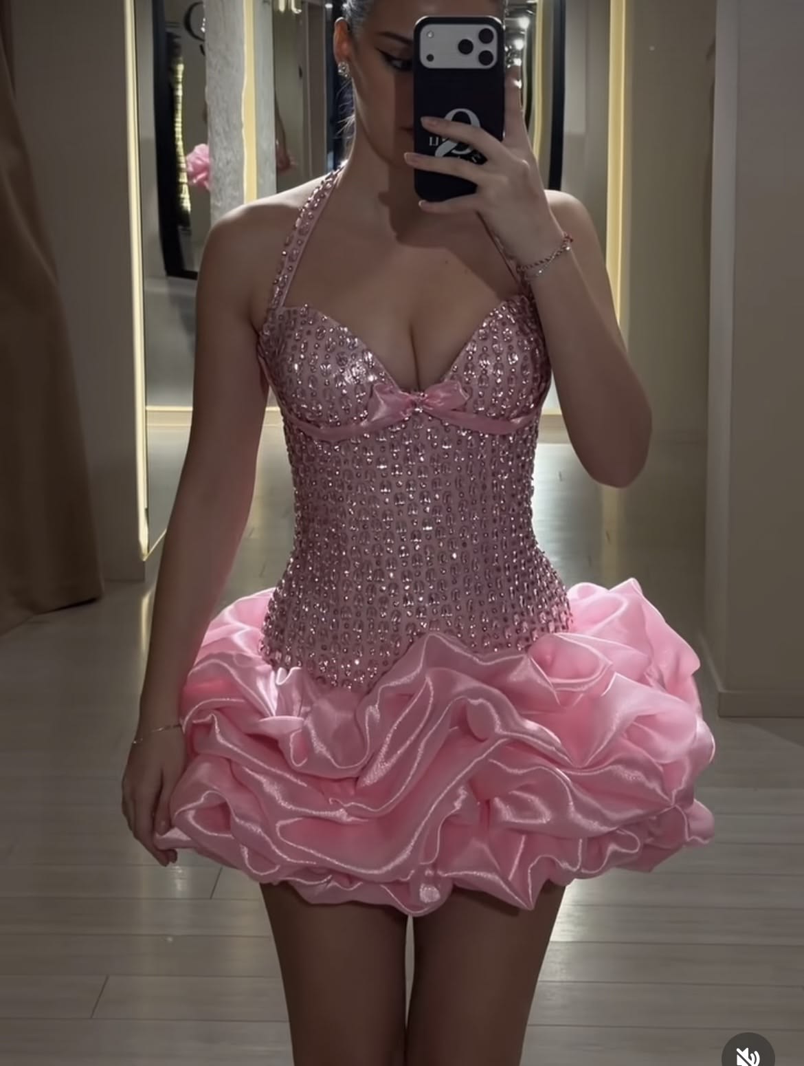 Robe de bal de fin d'année mini courte rose à licou gaine pailletée avec perles argentées inspiration senior robe de retour à la maison RB3170
