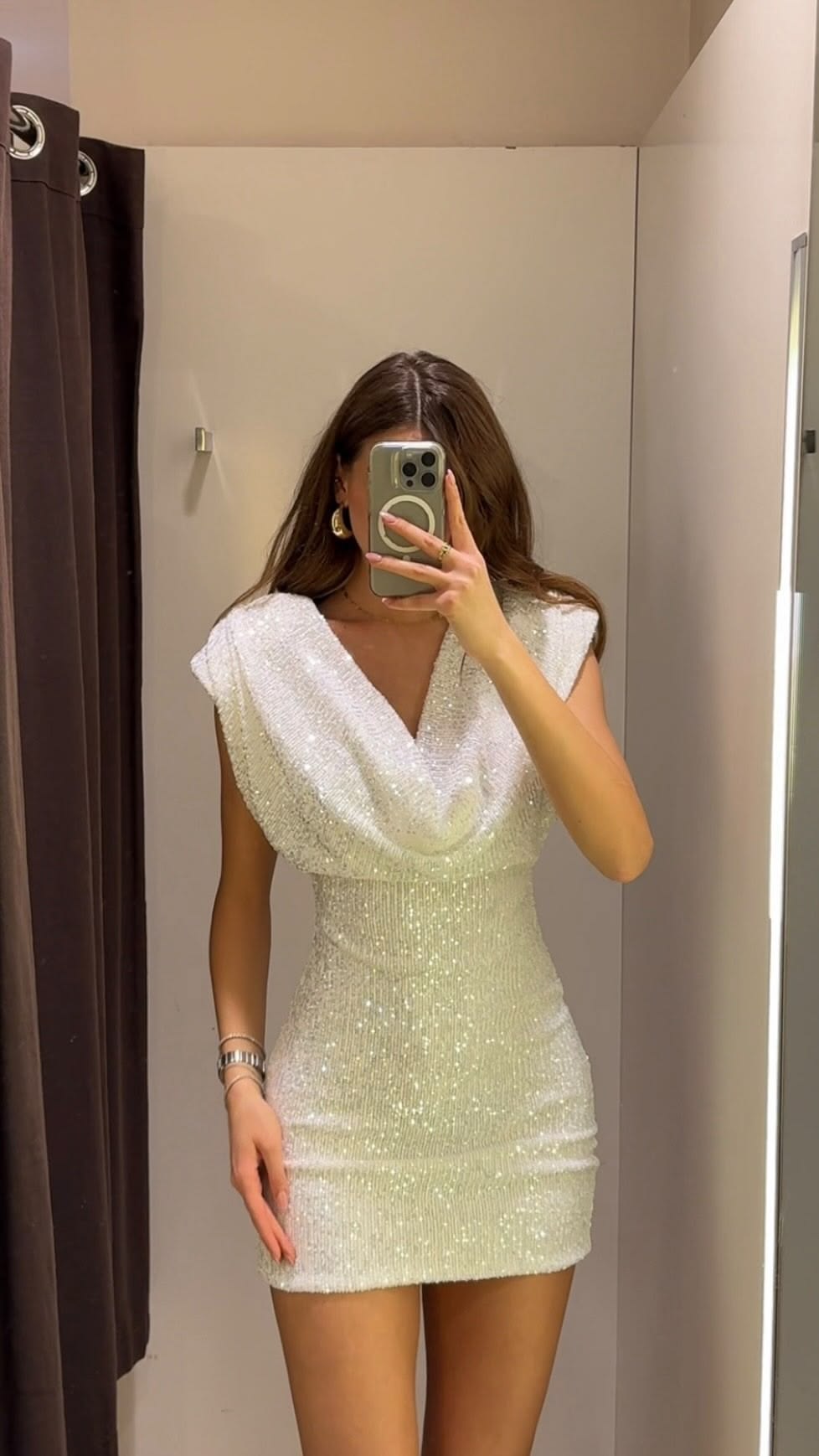 Glitzernde Scheide V-Ausschnitt Weißes Pailletten Abschlusskleid Mini Senior Inspo Kurzes Heimkehrkleid RB3135