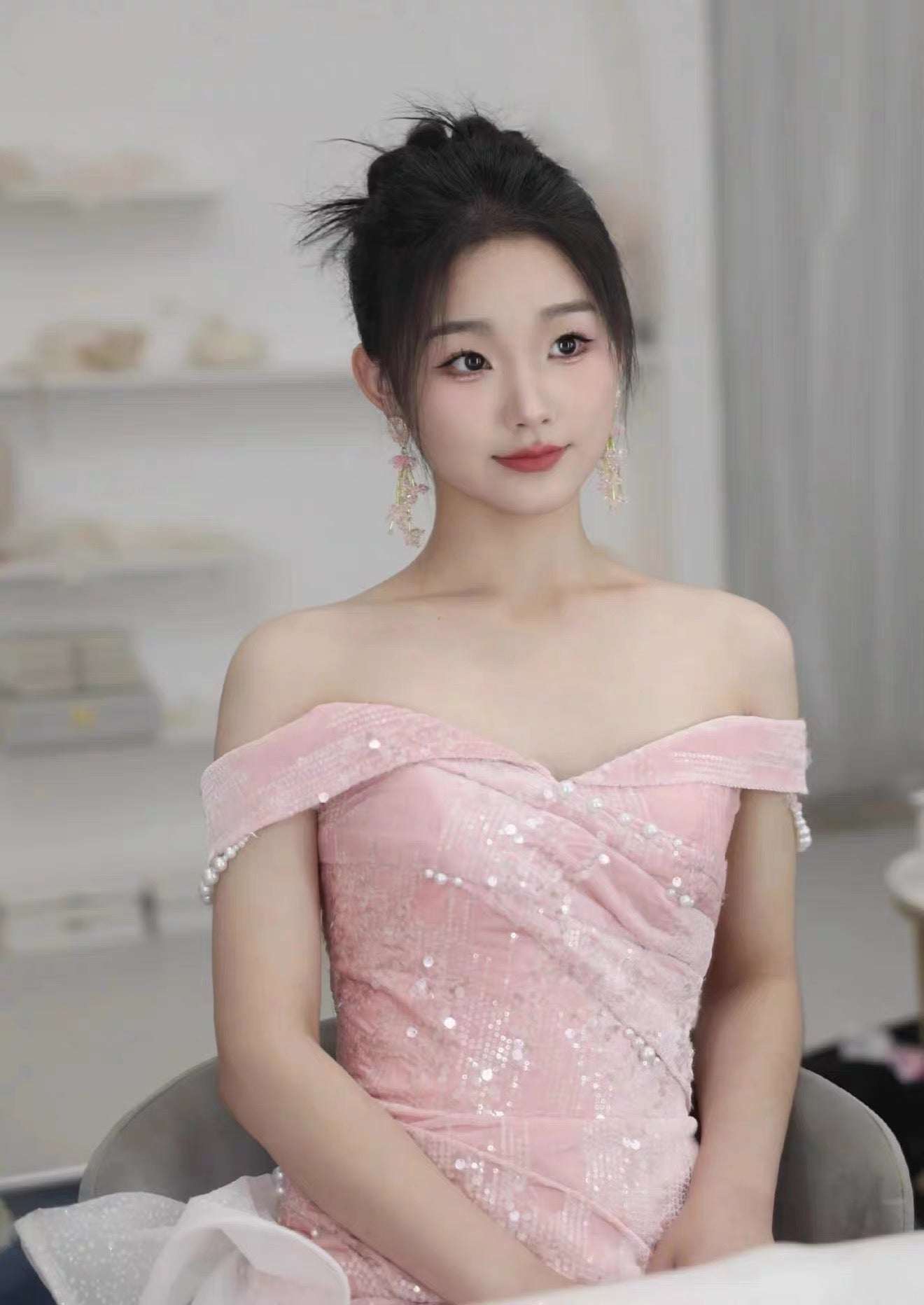 Élégante Robe de Soirée Formelle Sirène Rose Épaules Dénudées Manches Courtes Paillettes Anniversaire Bal de Promo N2816