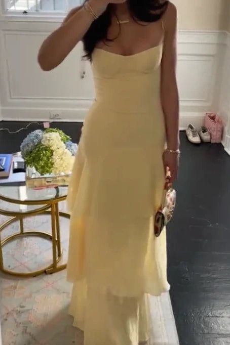 Robe de bal longue jaune sirène à fines bretelles et volants, idéale pour un anniversaire (AB2309)