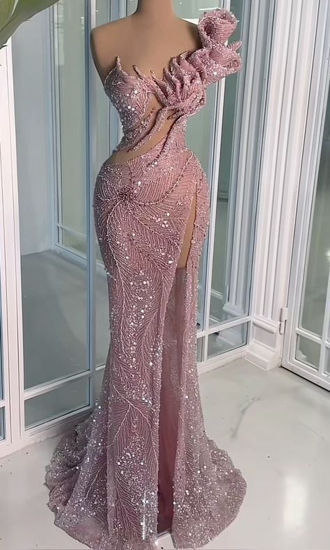 Robe de bal longue sirène à paillettes roses asymétriques avec fente plissée - Inspiration tenue de soirée AB790