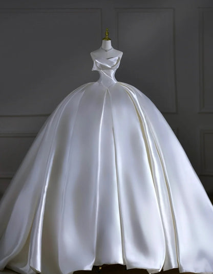 Robe de mariée intemporelle, robe de bal bustier en satin plissé avec corset, robe de mariée longue ajustée AB2519