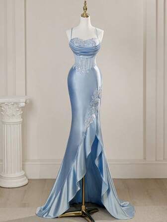 Robe de soirée fourreau vintage bleu ciel à sequins et application, en satin, décolleté cœur, bretelles spaghetti, fente, robe longue à volants AB1678