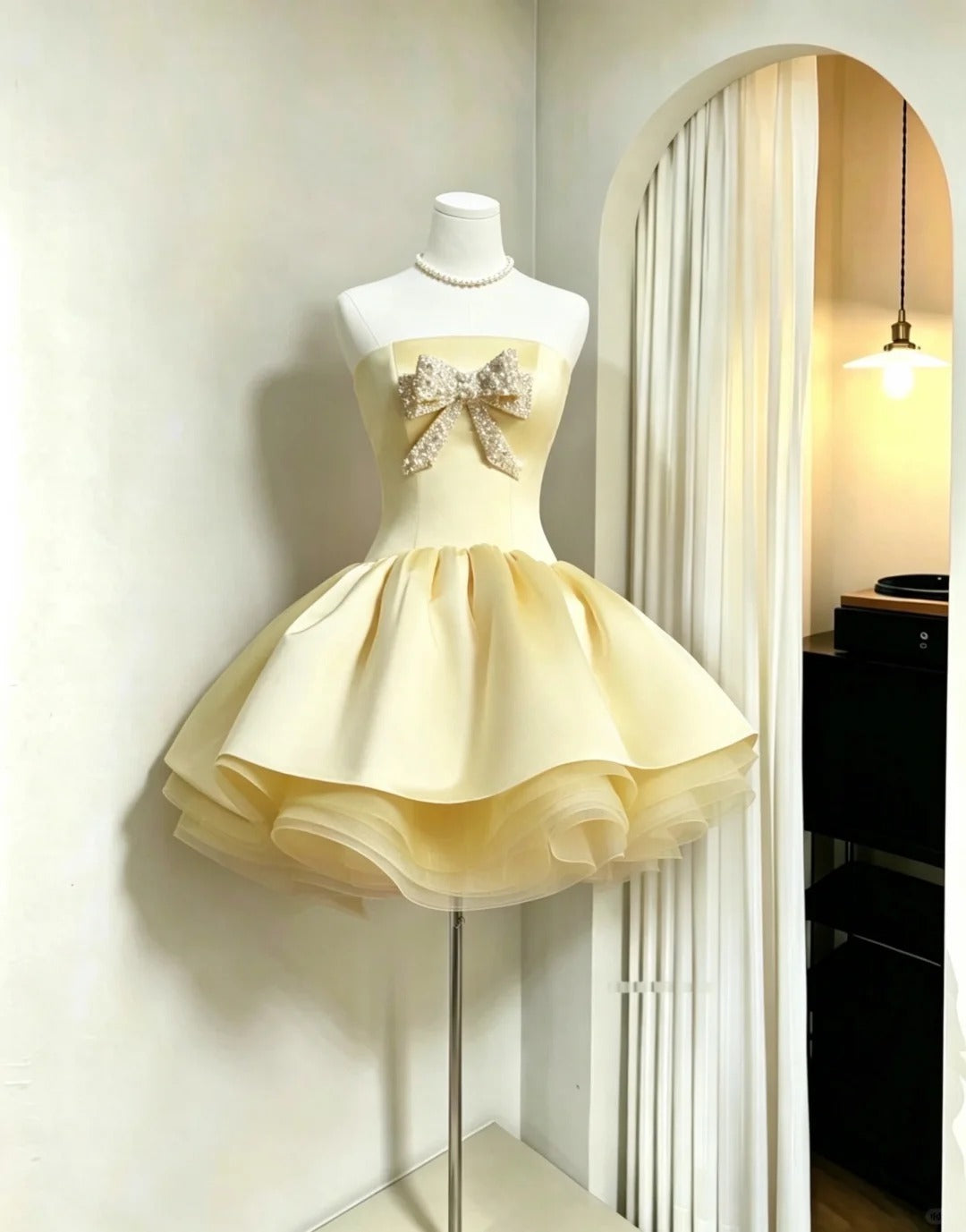 Süßes Ballkleid Trägerlos Gelb Satin Für Teenager Mädchen Kurz Mini Abschlussball Inspo 18. Geburtstag Outfits Heimkehr Kleider RB3980