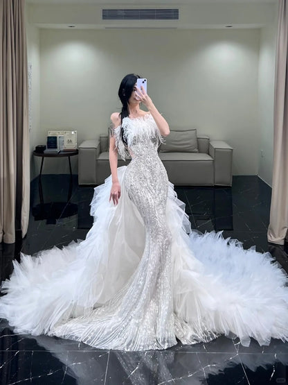 Robe de mariée sirène classique bustier blanche à sequins et plumes, robe de mariée d'été N240