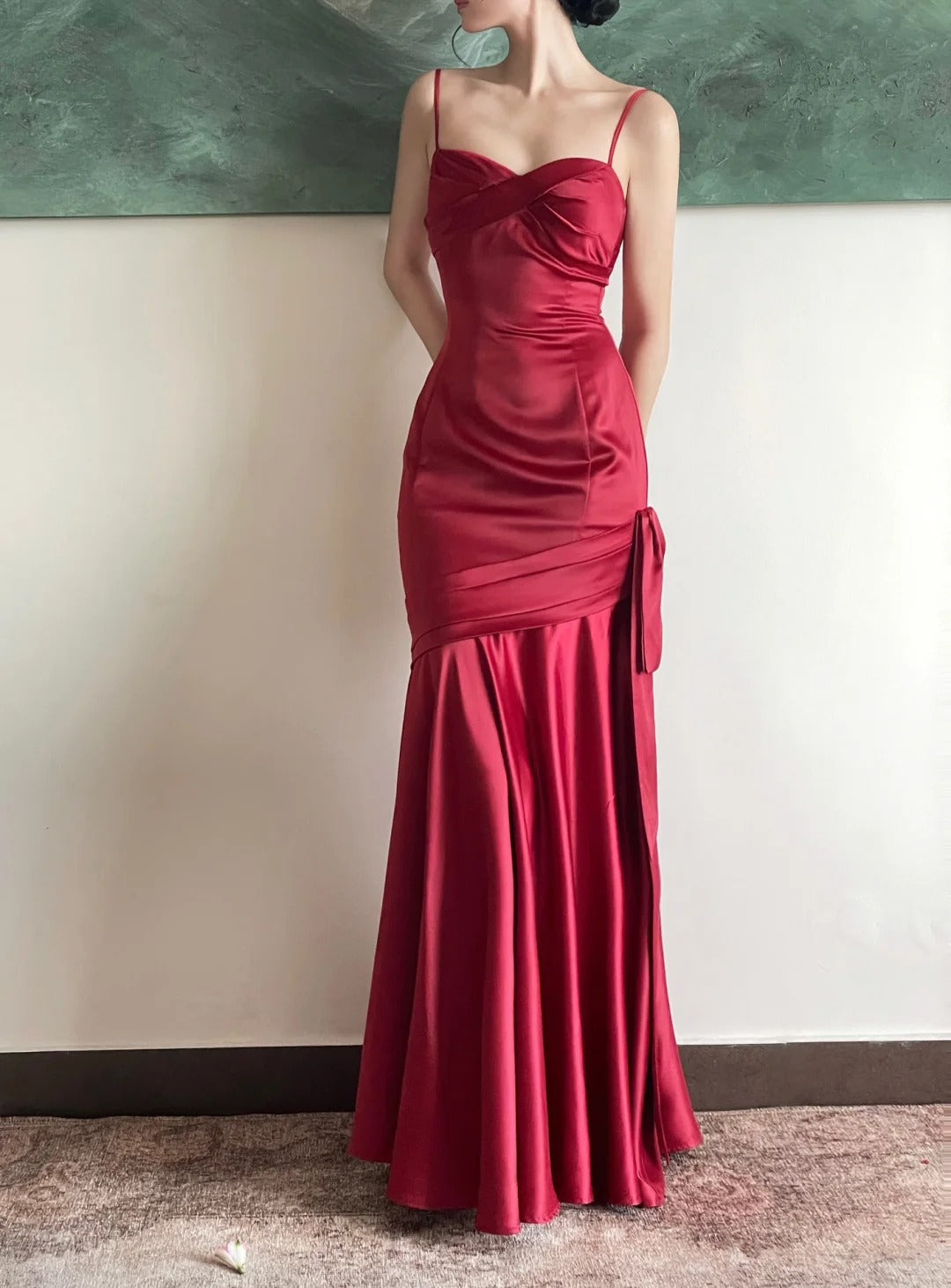 Romantisches Meerjungfrauen-Spaghettiträger-Kleid aus burgunderrotem Satin mit Plisseefalten, langes Ballkleid N2821