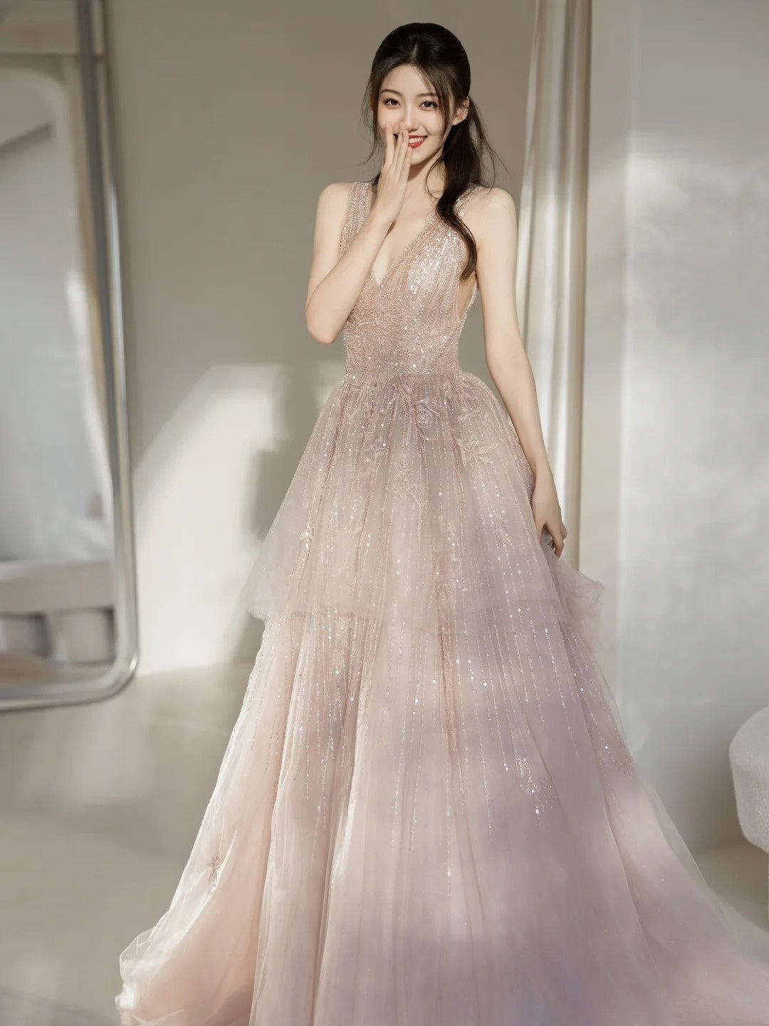 Bezauberndes Ballkleid mit tiefem V-Ausschnitt, rosa Pailletten, langes Abendkleid, beeindruckendes Outfit zum 19. Geburtstag, Abendkleid N236