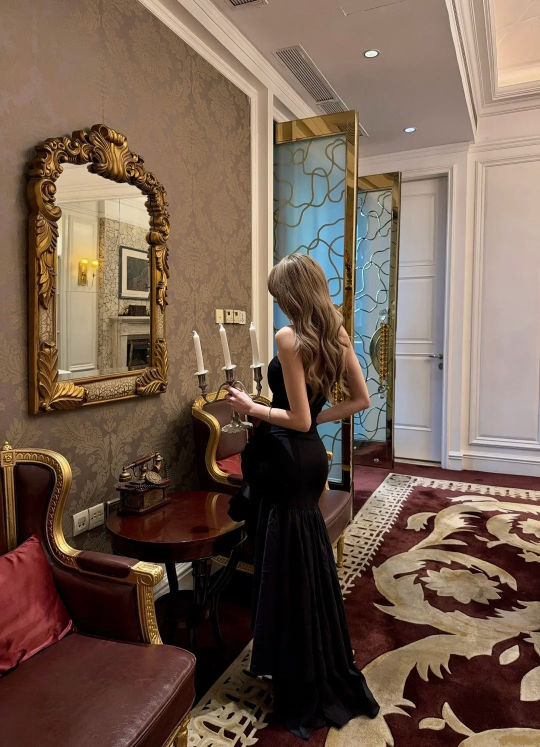 Zeitloses, trägerloses, schwarzes Meerjungfrauen-Abendkleid mit Rüschen aus Satin – Inspiration für ein halbformelles Kleid N699
