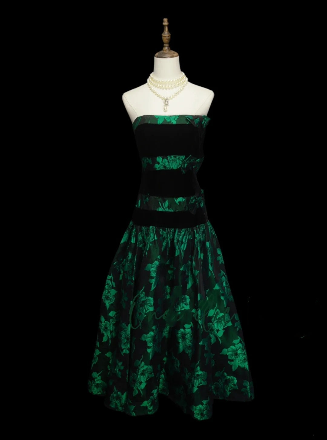 Robe bustier vert foncé en satin à fleurs, coupe trapèze, inspiration années 2000, style Y2K, référence N1383