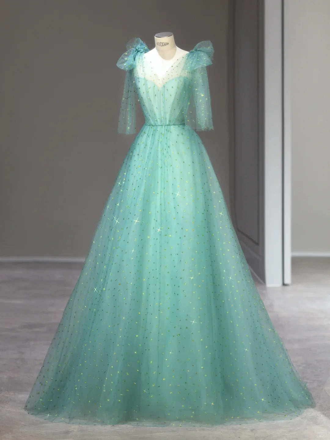 Beautiful Ball Gown Straps Green Tulle Sleeveless Long Prom Dresses Inspo Formal Outfits RB3990