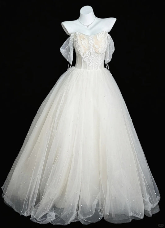 Chic Wedding Dresses Ball Gown Off The Shoulder Garden White Tulle Vintage Wedding Dress N4547