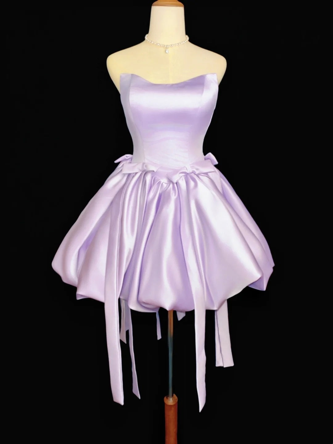 Romantisches Ballkleid, trägerlos, lila Satin, kurz, mit Schleife, Abschlusskleid, High School Homecoming Kleider N4499