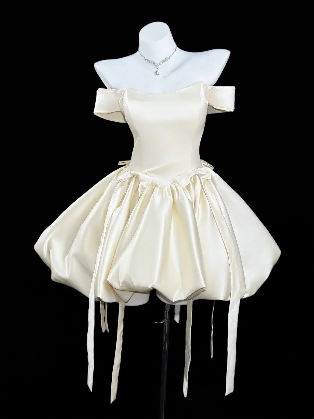 Robes de Soirée Élégantes à Épaules Dénudées, Idées d'Inspiration, Robes de Cocktail Courtes Mini Ivoire pour Bal de Promo N4541