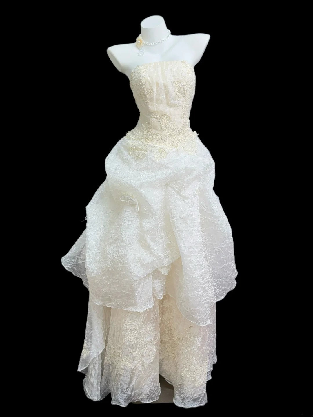 Robes de mariée chics Robe de bal sans bretelles sans manches Jardin Blanc Dentelle Robe de mariée vintage N4511