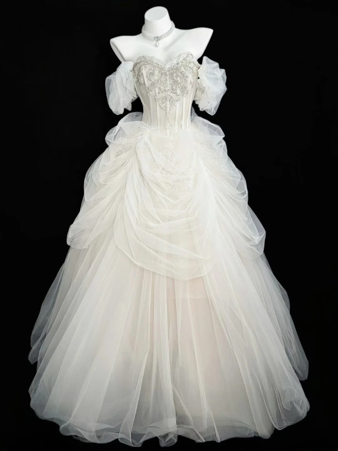 Élégante Robe de Bal Épaules Dénudées Tulle Blanc avec Perles Volants Robe de Mariée Longue Robe de Mariée RB4455