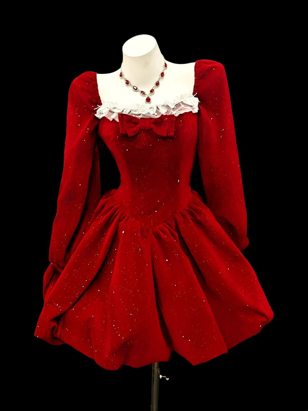 Robes de bal élégantes en velours rouge, encolure carrée, idées d'inspiration, robes de soirée courtes, mini, cocktail, de rentrée N4519