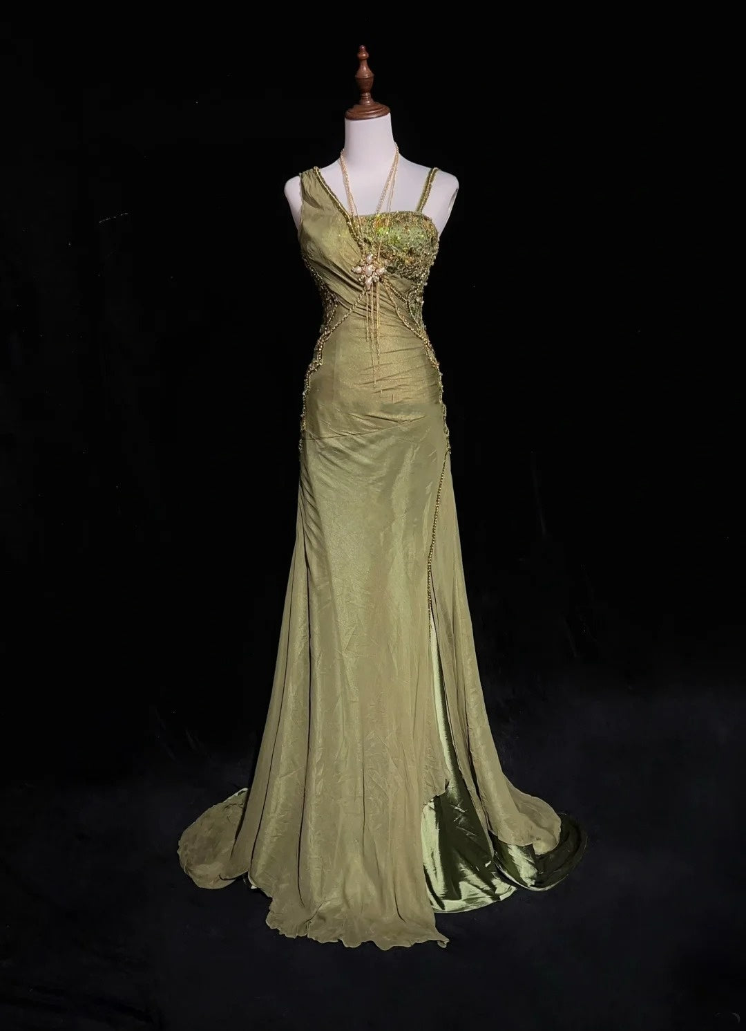 Robes de bal vintage sirène en mousseline vert olive avec perles Tenues de soirée formelles N3854