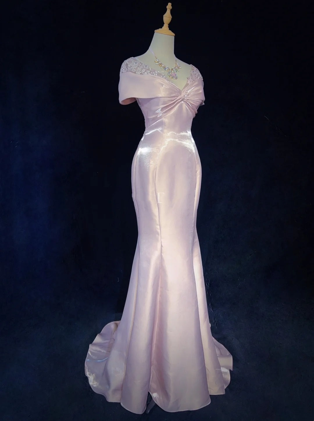 Vintage Abschlussballkleider Inspo Meerjungfrau schulterfrei rosa Satin 80er mit Spitze Abendkleider N3374