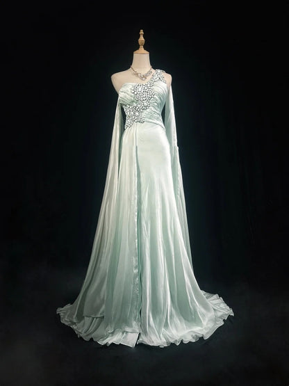 Belles Robes de Bal Trapèze Asymétrique Épaule Gauche Mousseline de Soie Vert Clair Ornée de Cristaux Longues Robes de Soirée Formelles N3678