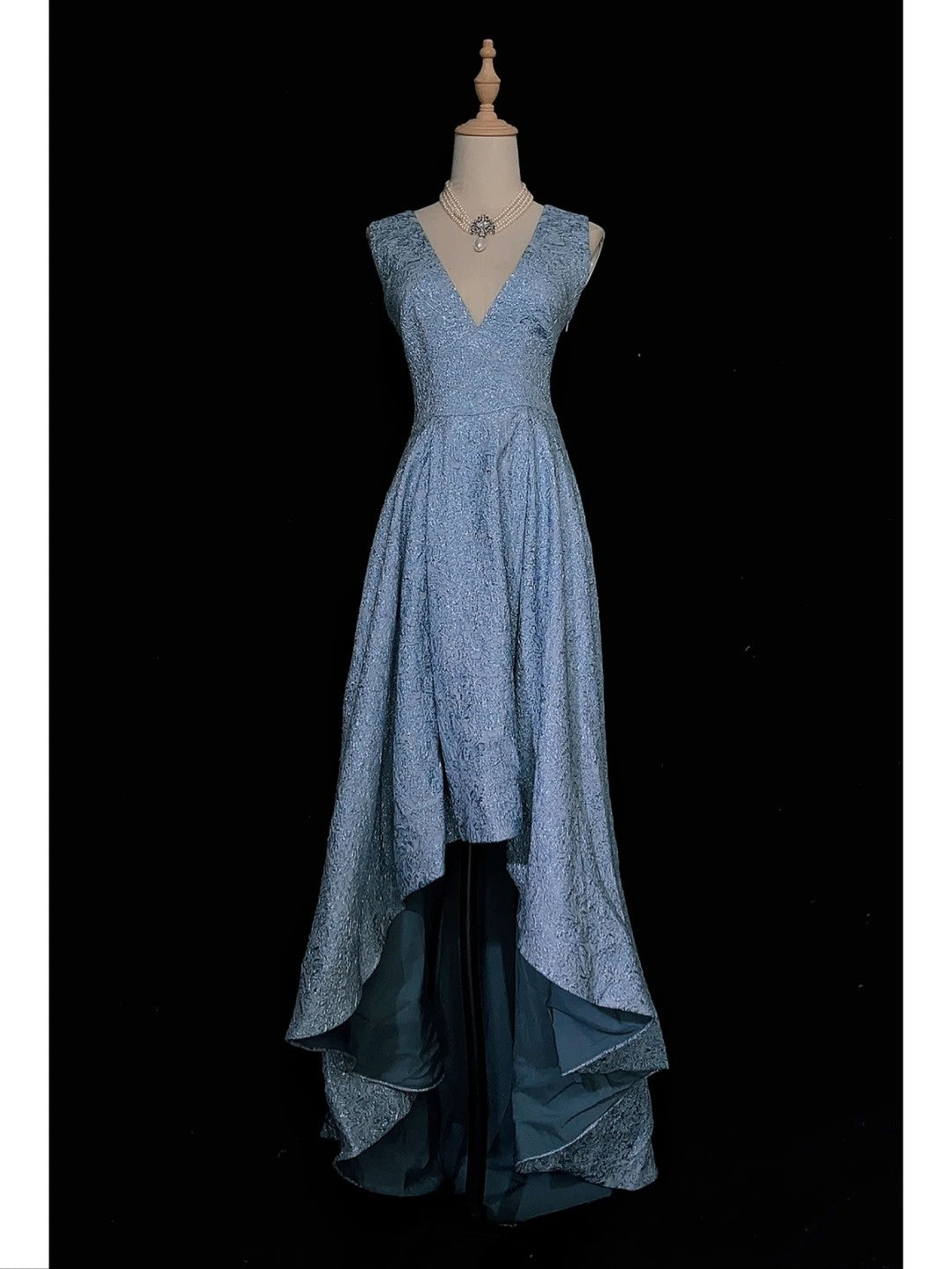 Robes de bal vintage chic asymétriques bleu clair col en V dentelle satinées avec volants robe de soirée longue N3299
