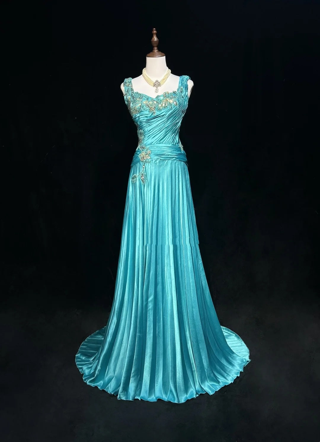 Robes Esthétiques de Bal Vintage Ligne A en Satin Bleu avec Perles Appliquées Longue Robe de Soirée N3024