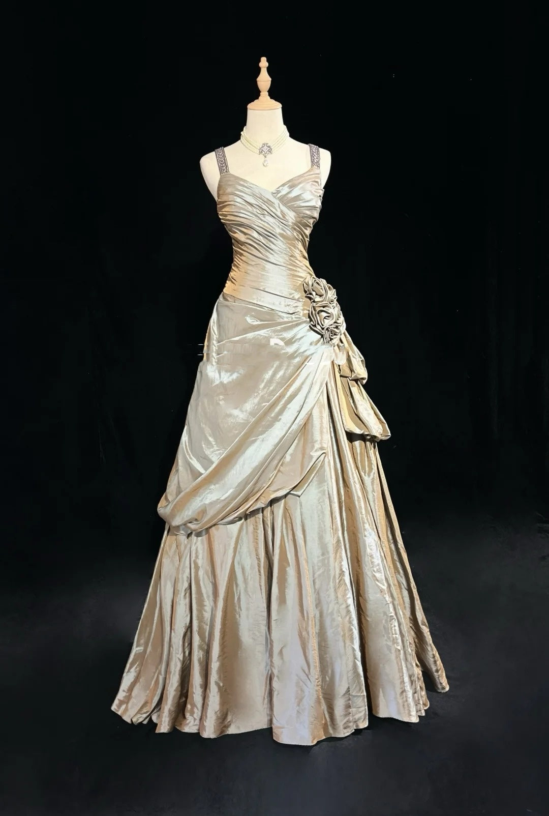 Vintage Ballkleider Abschlussball Kleid Sweetheart Mit Trägern Champagner Perlen Lang Formales Kleid N2451