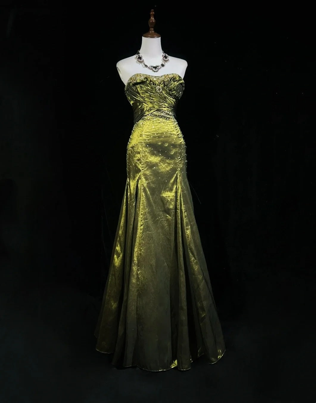 Vintage 90er Abschlussballkleider Meerjungfrau Sweetheart Olivgrün Taft mit Perlen Langes Ballkleid N3026