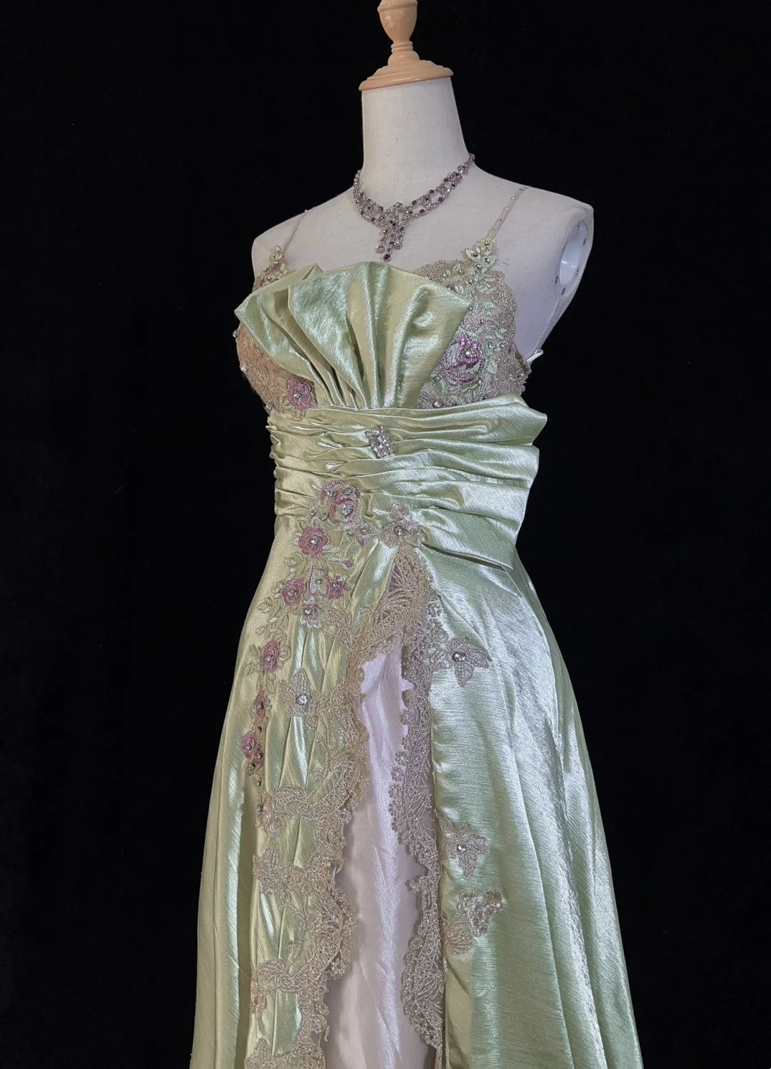 Elegante Ballkleider-Inspo Meerjungfrauen-Spaghettiträger Salbeigrüner Satin mit Spitzenperlen für Damen, formelles Kleid N3230