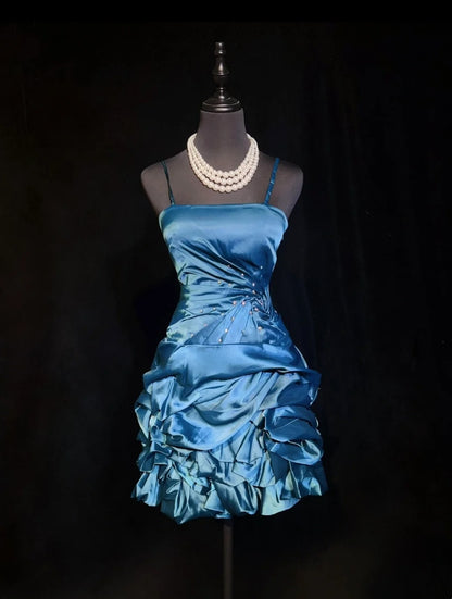Robes Courtes de Soirée Y2K 2000s Vintage Fourreau Bretelles Fines en Satin Bleu à Volants N3111