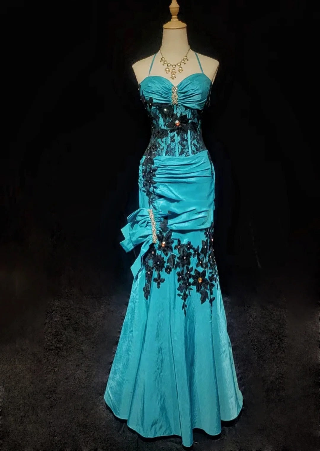 Inspiration Robes de bal vintage Sirène, licol, bleu, noir, dentelle, années 80, avec volants appliqués, robes de soirée N3362